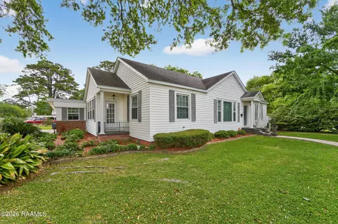 701 Parkview Dr, New Iberia, LA 70563