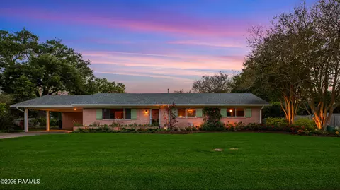 208 Robert Dr, Lafayette, LA 70506