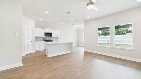 Living - 160 Colett Dr, Sunset, LA 70584 photo 1 of 3