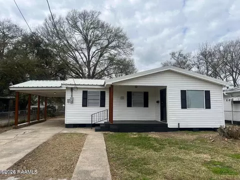 926 S Theater St, Saint Martinville, LA 70582