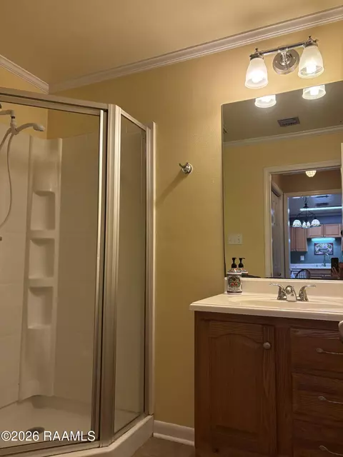 Bath - 116 Westward Ave, Scott, LA 70583 photo 1 of 2