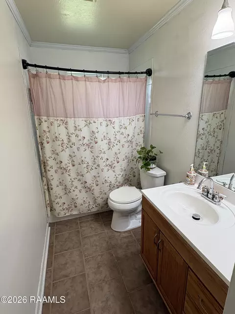 Bath - 116 Westward Ave, Scott, LA 70583 photo 2 of 2