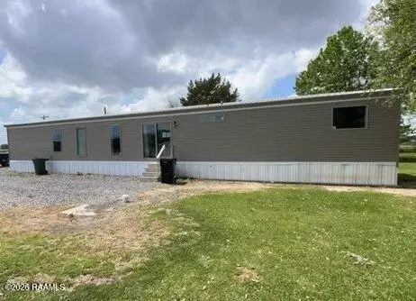 611 Lake Dauterive Rd, Loreauville, LA 70552