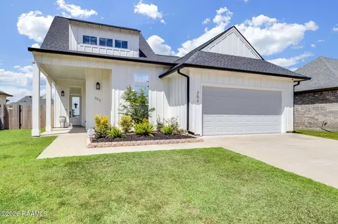 202 Buenos Aires Ave, Youngsville, LA 70592
