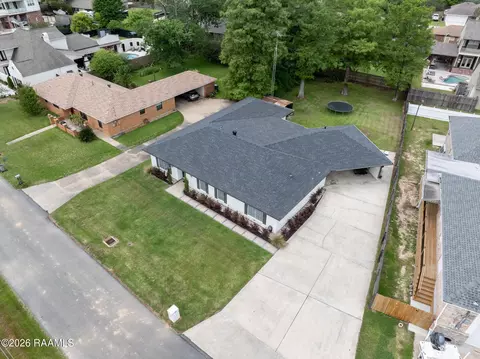 View/Area - 610 E Demanade Dr, Lafayette, LA 70503 photo 2 of 4