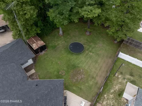 Exterior - 610 E Demanade Dr, Lafayette, LA 70503 photo 7 of 9
