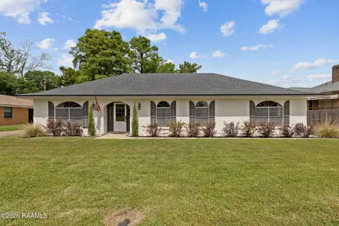 610 E Demanade Dr, Lafayette, LA 70503