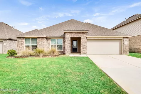 6910 Spring Lake Dr, Maurice, LA 70555
