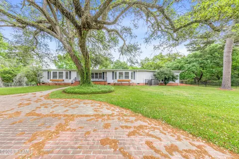 201 Edgewood Dr, Lafayette, LA 70503