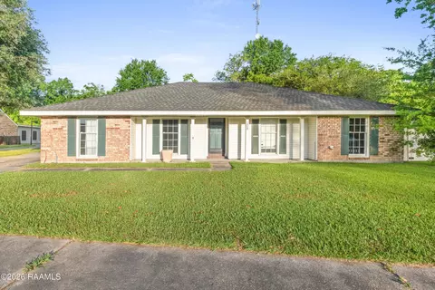 108 N Governor Miro Dr, Lafayette, LA 70506