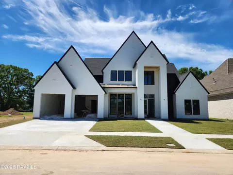 105 Leaning Oak Dr, Lafayette, LA 70508