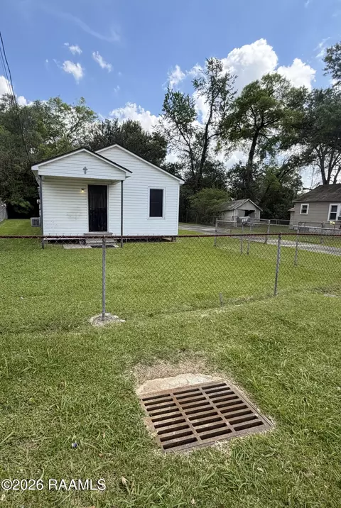 930 Evangeline Dr, Lafayette, LA 70501