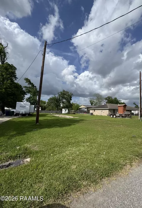 2323 Royal Oak Ln, Sulphur, LA 70663
