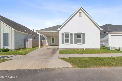 124 Santa Marta Dr, Youngsville, LA 70592