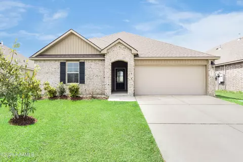 105 Nova Lake Dr, Duson, LA 70529