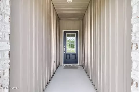 Entry Way - 105 Nova Lake Dr, Duson, LA 70529 photo 3 of 3