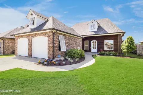 111 Phelps Dr, Youngsville, LA 70592