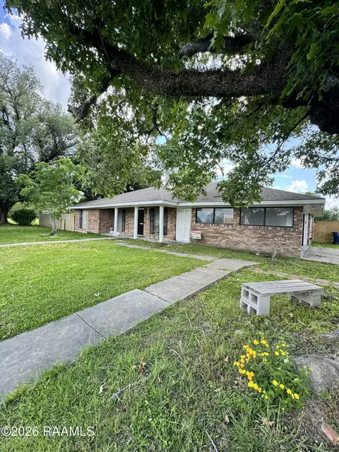 1209 N Polk St, Rayne, LA 70578