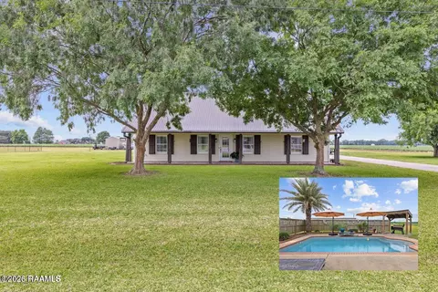 1039 Camille Dr, Saint Martinville, LA 70582