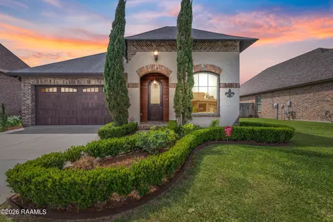 410 Easy Rock Landing Dr, Broussard, LA 70518