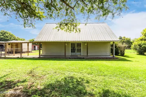 Exterior - 276 Highway 182, Sunset, LA 70584 photo 1 of 4