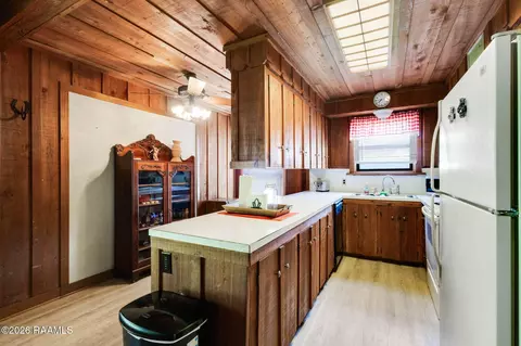Kitchen - 276 Highway 182, Sunset, LA 70584 photo 2 of 2