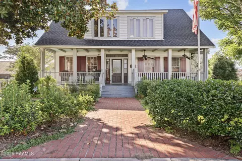 210 N Washington St, Abbeville, LA 70510