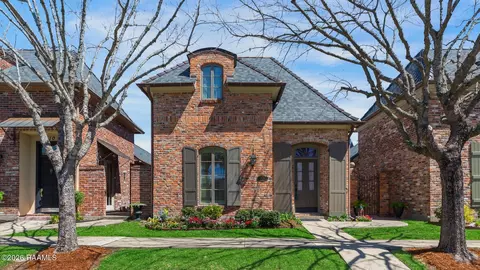 208 Elysian Fields Dr, Lafayette, LA 70508