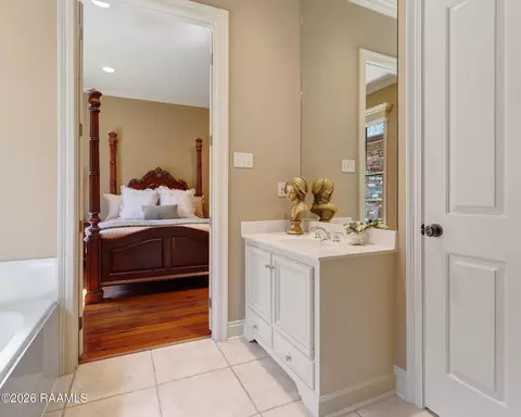 Bath - 208 Elysian Fields Dr, Lafayette, LA 70508 photo 3 of 3