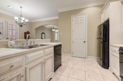 Kitchen - 208 Elysian Fields Dr, Lafayette, LA 70508 photo 3 of 3
