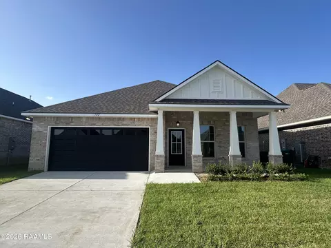 102 Star Ln, Broussard, LA 70518