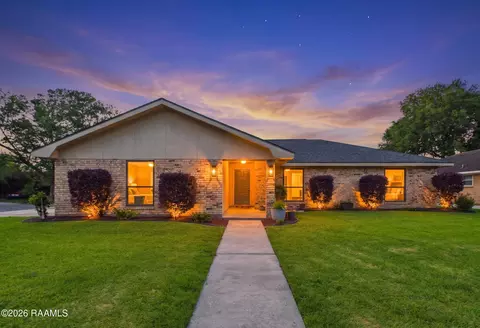 114 Swan Cir, Lafayette, LA 70508