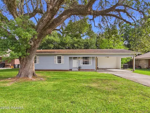 172 Eckart Dr, New Iberia, LA 70560