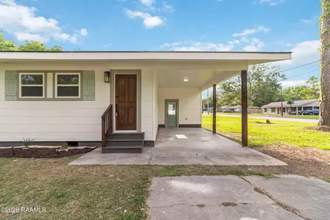 700 San Jacinto Cir, New Iberia, LA 70563