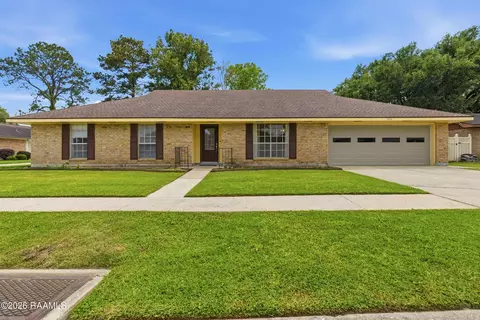 206 Persimmon Pl, Lafayette, LA 70507