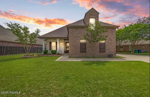 307 La Villa Cir, Youngsville, LA 70592