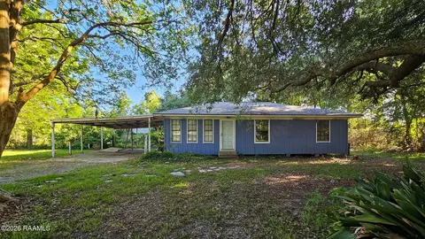 1072 Old Henderson Hwy, Breaux Bridge, LA 70517