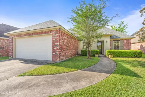 103 Beaufort Cir, Youngsville, LA 70592