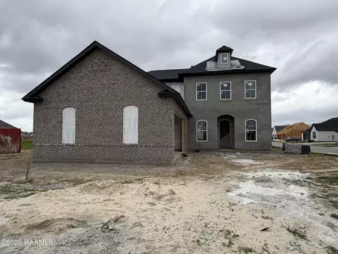 200 Benson Grove Dr, Youngsville, LA 70592