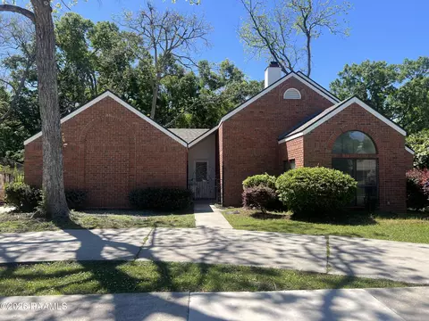 200 Autumn Oak Bnd, Lafayette, LA 70508