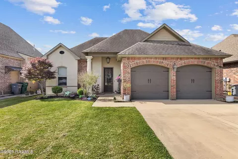 104 Hemlock Dr, Youngsville, LA 70592