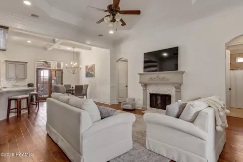 104 Hemlock Dr, Youngsville, LA 70592