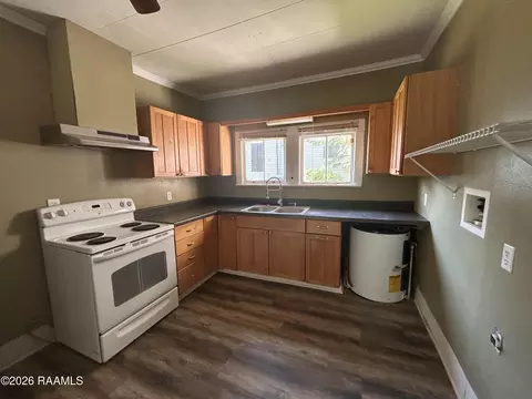 Kitchen - 306 S Severin St, Erath, LA 70533 photo 2 of 2