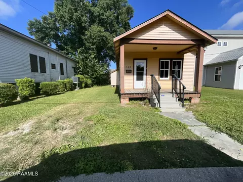 306 S Severin St, Erath, LA 70533