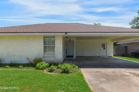 125 Sea Pines Dr, Youngsville, LA 70592