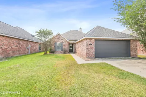 135 Legend Creek Dr, Youngsville, LA 70592