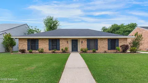 307 Celeste Dr, New Iberia, LA 70560
