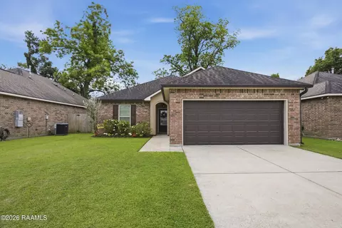 211 Moss Bluff Dr, Lafayette, LA 70507