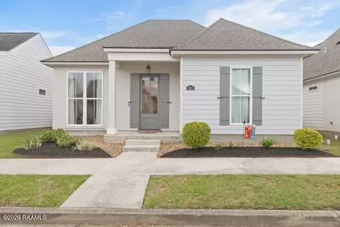 300 Harvey Cay Ln, Youngsville, LA 70592
