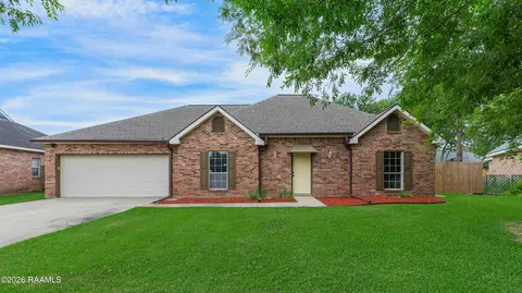 209 Silver Creek Cir, Lafayette, LA 70508